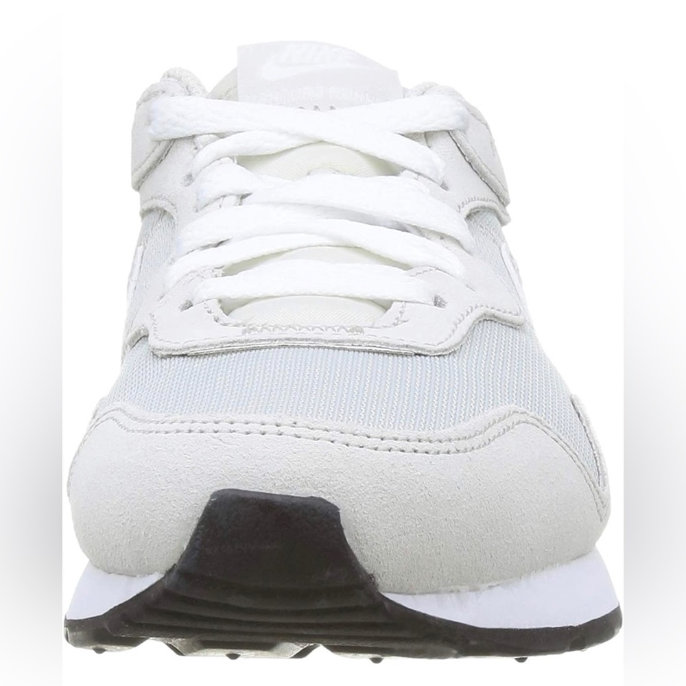 Like new light green Nike Sneakers worn once